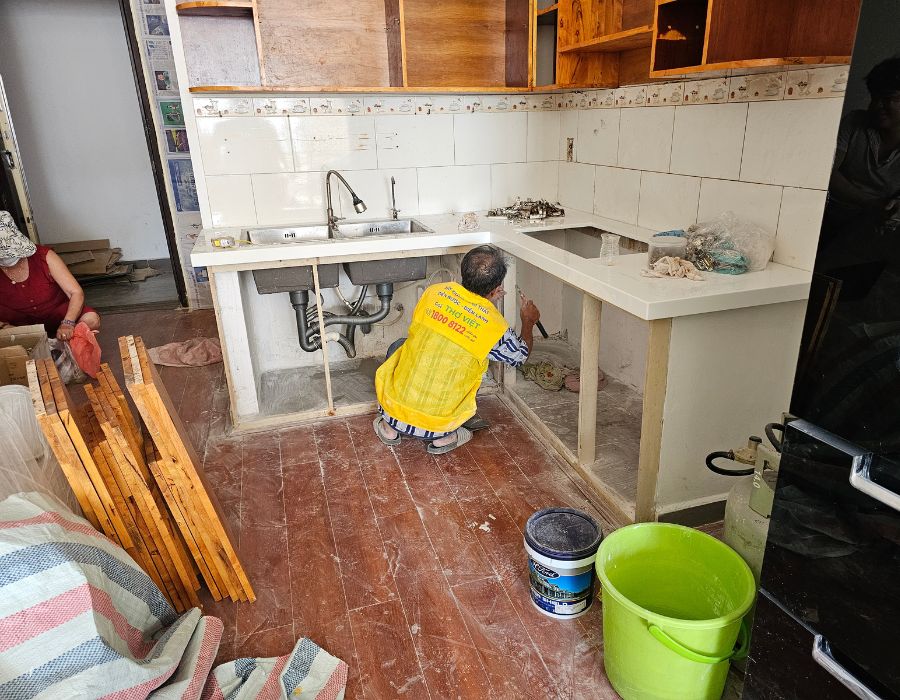 Thợ Việt cải tạo lại nhà phố mặt tiền 7m