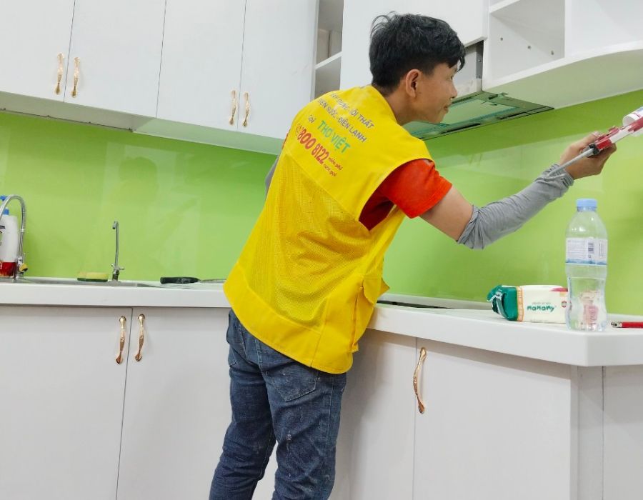 Thợ Việt sửa lại nhà phố mặt tiền 7m
