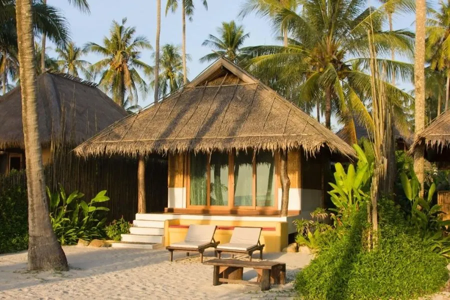 Mẫu nhà Bungalow mái lá