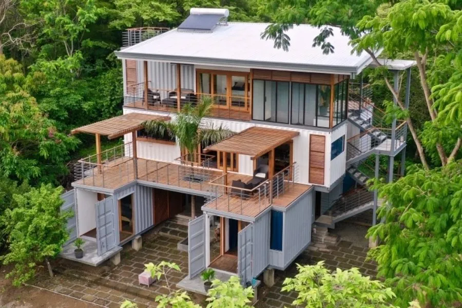 Mẫu nhà container biệt thự gây ấn tượng với không gian rộng và thiết kế chỉn chu.