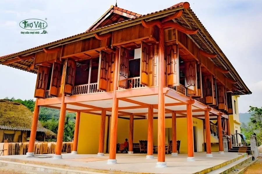 Nhà sàn đồng bào dân tộc thiểu số
