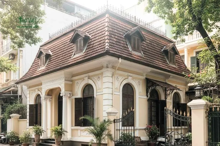 Mẫu nhà mái ngói 1 tầng mái Mansard