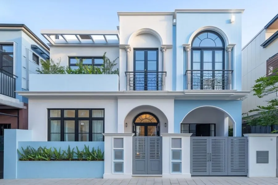 Nhà mặt tiền ngang 10m