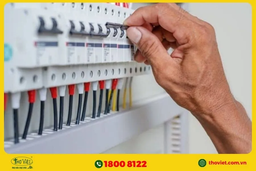 Tủ điện công nghiệp tác động cơ học