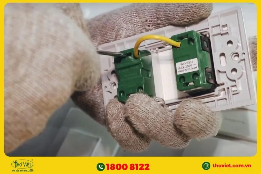 Cách đấu điện 2 công tắc 2 ổ cắm đơn giản, đúng kỹ thuật