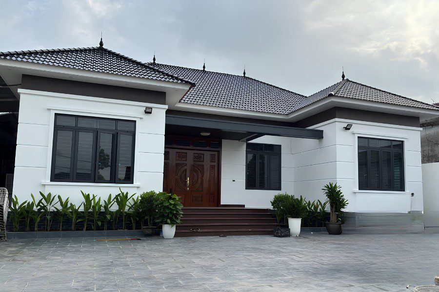Mặt tiền mẫu nhà chữ U mái nhật sang trọng hiện đại