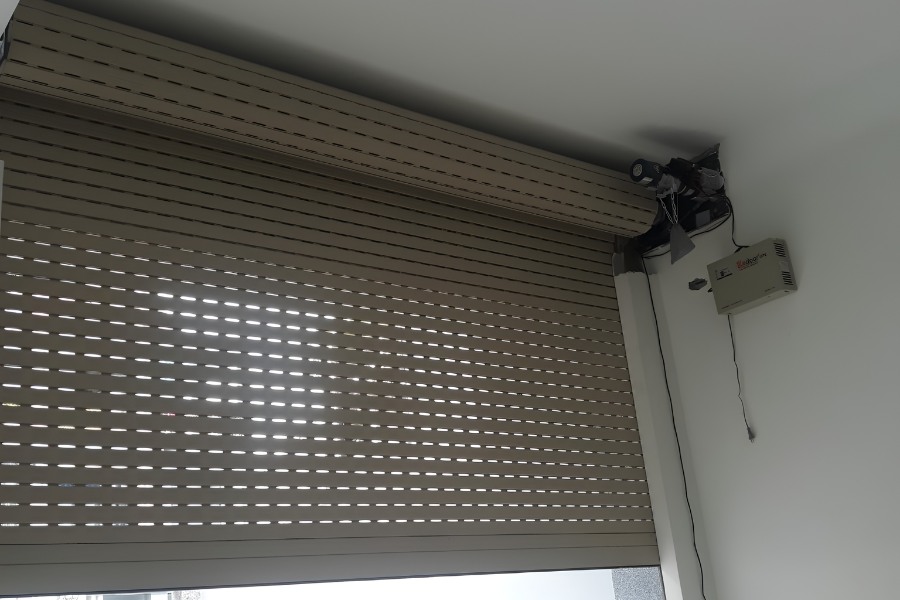 Cửa cuốn bị kẹt nan, xô nan trên lô cuốn