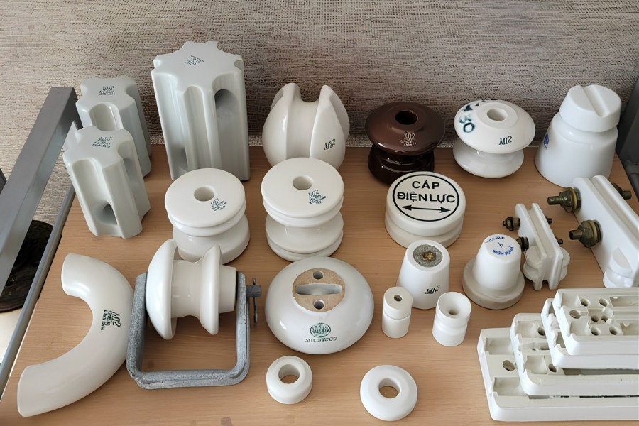 Các loại sứ cách điện phổ biến