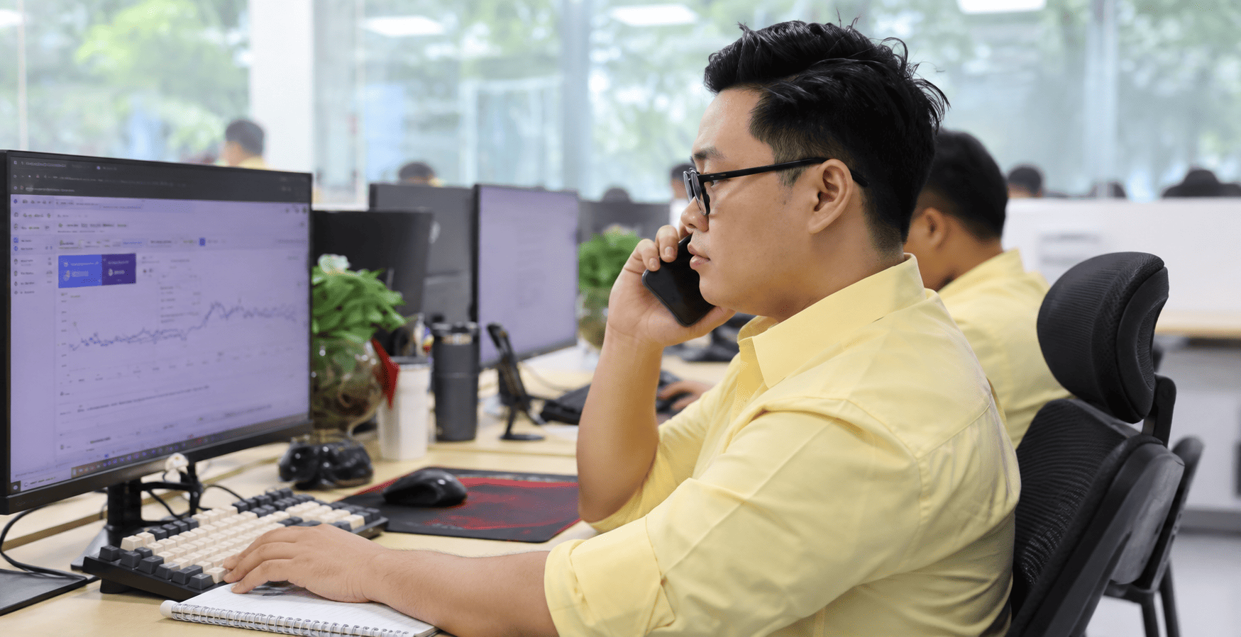 Thợ Việt tiếp nhận yêu cầu của khách hàng