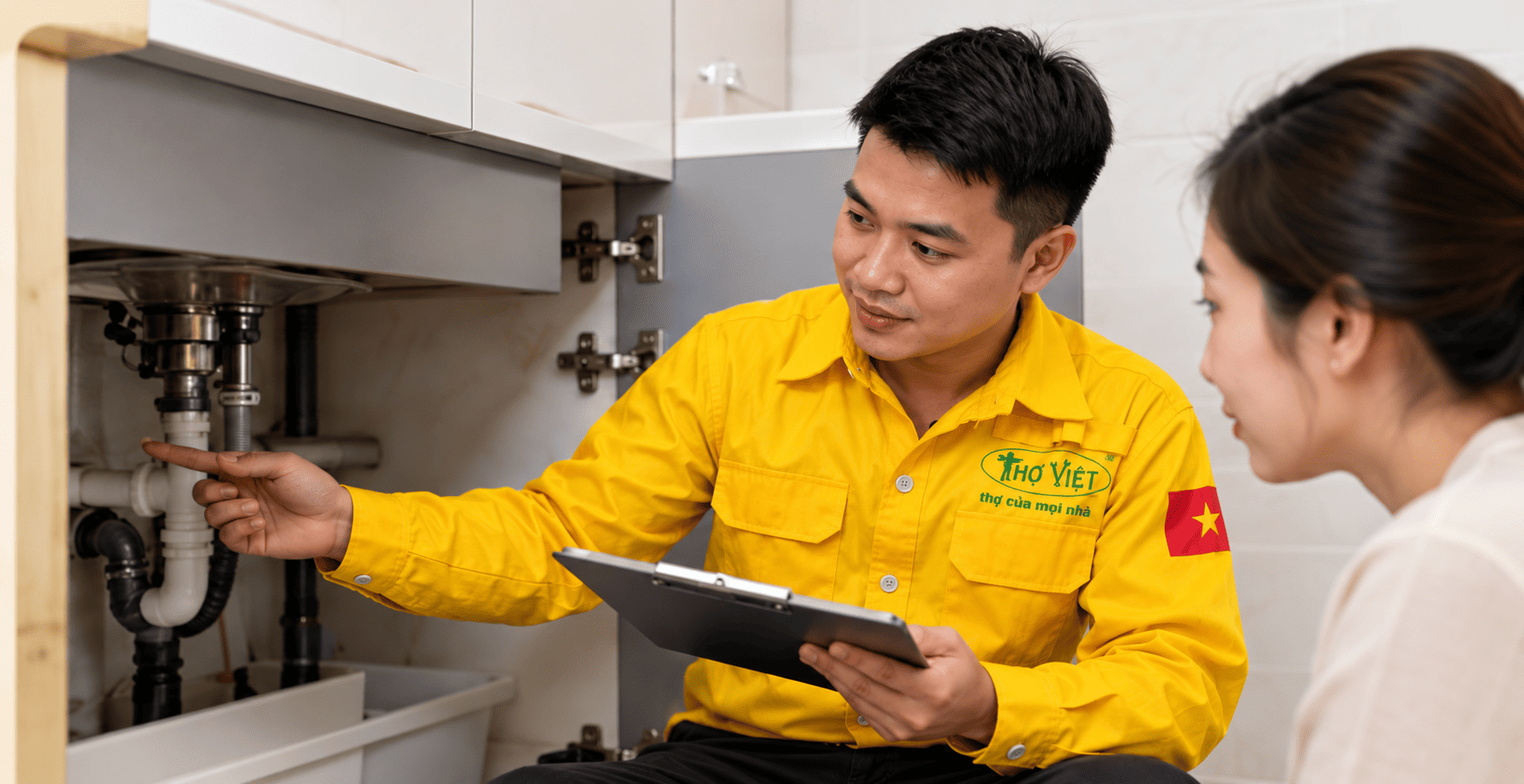 Thợ Việt khảo sát và báo giá